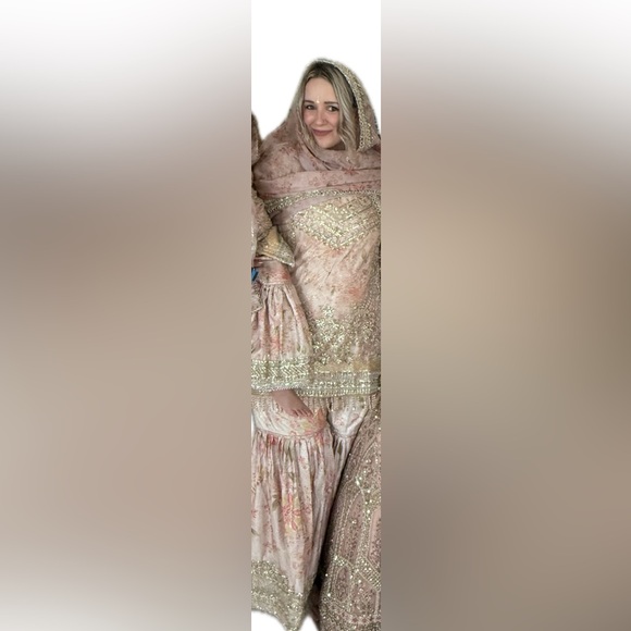 Lashkaraa Blush Peach Floral Embroidered Gharara Suit - Picture 4 of 4